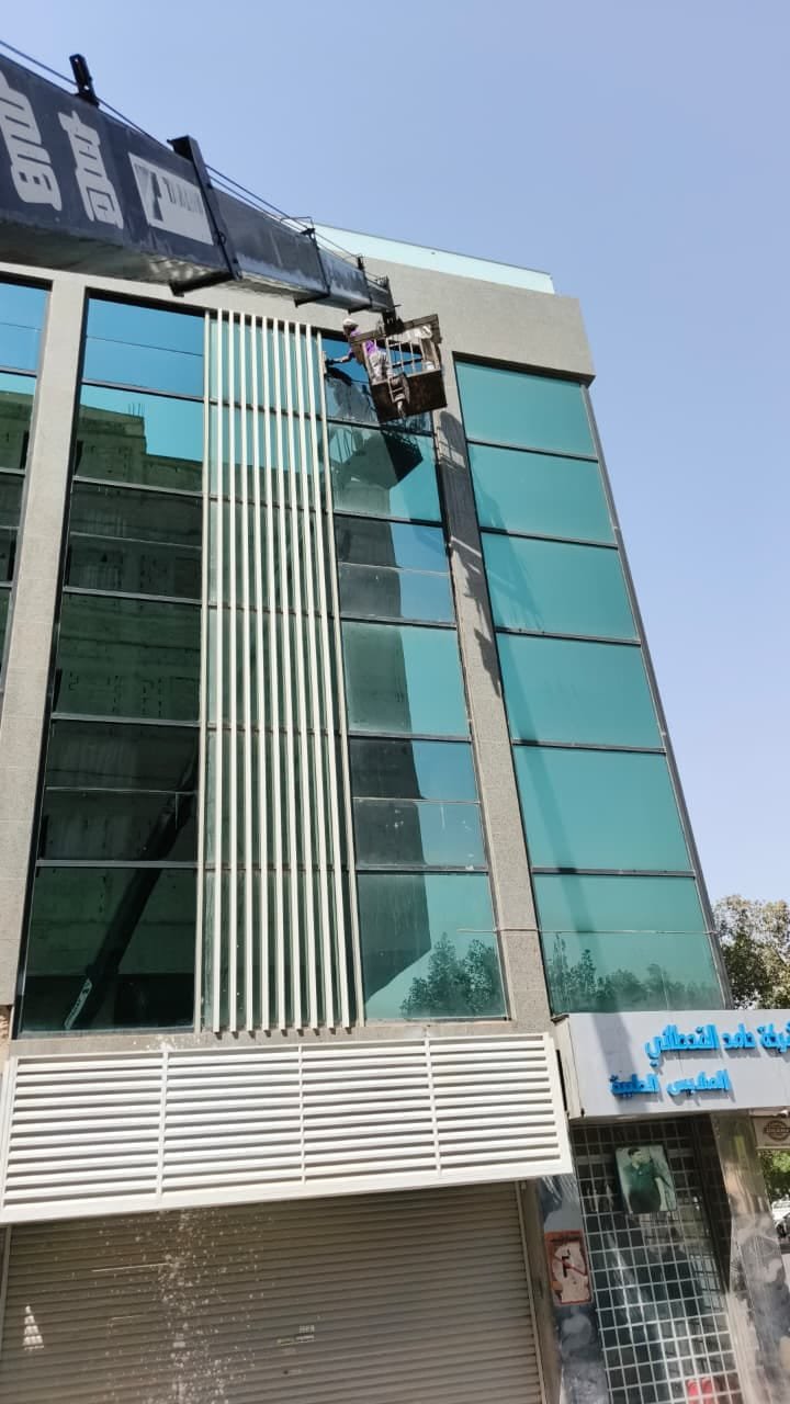 تنظيف واجهات المولات التجارية - شركة الاثير كلين بالرياض
